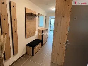 Pronájem bytu 1+kk, Praha - Dolní Chabry, Ústecká, 37 m2