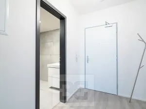 Pronájem bytu 2+kk, Praha - Vysočany, Poděbradská, 51 m2