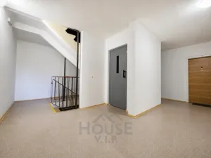 Prodej bytu 1+kk, Praha - Letňany, Ostravská, 35 m2