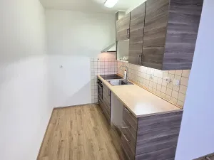 Pronájem bytu 2+kk, Praha - Kobylisy, Třeboradická, 48 m2