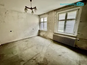 Prodej bytu 2+1, Nejdek, náměstí Karla IV., 70 m2