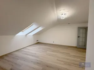 Pronájem bytu 2+kk, Praha, Kotlaska, 58 m2