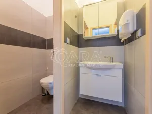 Pronájem kanceláře, Jesenice, Nákupní, 77 m2