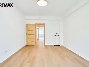 Pronájem bytu 2+1, Praha - Vršovice, Amurská, 73 m2