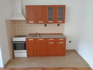 Pronájem bytu 1+kk, Praha - Smíchov, Plzeňská, 35 m2