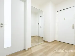 Pronájem bytu 2+kk, Praha - Hloubětín, Waltariho, 52 m2