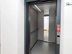 Prodej bytu 1+kk, Cheb, Dukelská, 44 m2