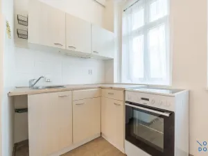 Pronájem bytu 1+1, Praha - Žižkov, Husitská, 28 m2