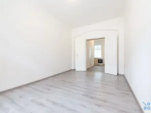 Pronájem bytu 1+1, Praha - Žižkov, Husitská, 28 m2