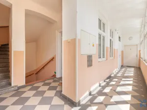 Pronájem bytu 1+1, Praha - Žižkov, Husitská, 28 m2