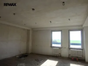 Prodej obchodního prostoru, Oskořínek, Chlebská, 1600 m2