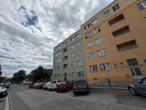 Prodej bytu 1+1, Praha - Vinohrady, Hollarovo náměstí, 43 m2
