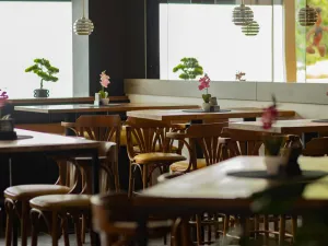Pronájem restaurace, Pardubice, nábřeží Závodu míru, 100 m2