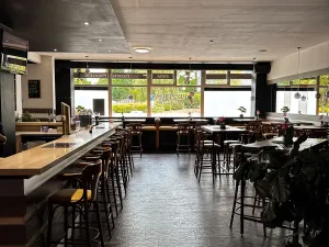 Pronájem restaurace, Pardubice, nábřeží Závodu míru, 100 m2