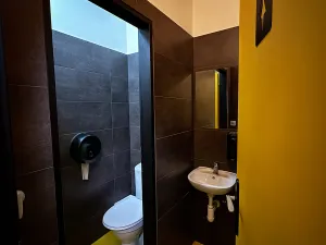Pronájem restaurace, Pardubice, nábřeží Závodu míru, 100 m2