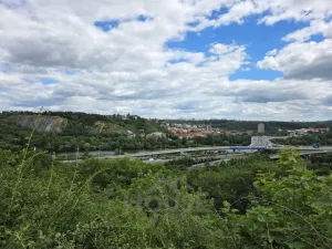 Prodej podílu 1/4 činžovního domu, Praha - Hlubočepy, V násypu, 430 m2