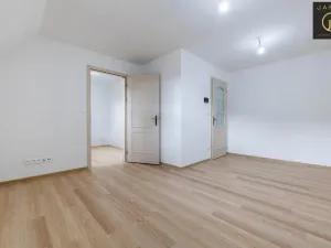 Prodej bytu 2+kk, Jáchymov, náměstí Republiky, 34 m2