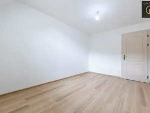 Prodej bytu 2+kk, Jáchymov, náměstí Republiky, 43 m2