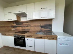 Pronájem bytu 3+1, Břeclav - Charvátská Nová Ves, Na Valtické, 70 m2