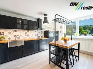 Prodej rodinného domu, Radim, 258 m2