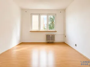 Prodej bytu 3+1, Chodov, Hlavní, 55 m2