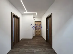 Prodej bytu 3+1, Hodonín, Jižní, 64 m2