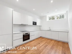 Prodej obchodního prostoru, Jablonec nad Nisou - Mšeno nad Nisou, F. L. Čelakovského, 90 m2