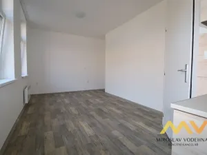 Pronájem bytu 1+kk, Hradec Králové - Nový Hradec Králové, Hlavní, 25 m2