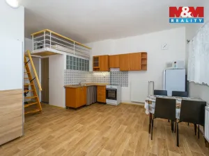 Pronájem bytu 1+kk, Holice, Husova, 38 m2