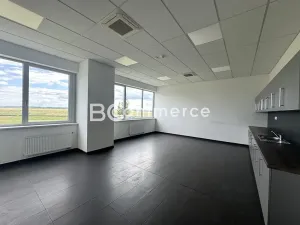 Pronájem kanceláře, Brno, Letiště Brno-Tuřany, 300 m2
