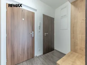 Prodej bytu 1+kk, Praha - Hloubětín, Za černým mostem, 31 m2
