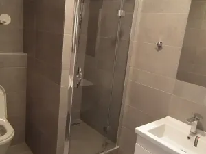 Pronájem bytu 1+kk, Praha - Karlín, Pobřežní, 41 m2