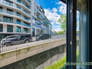 Pronájem apartmánu, Praha - Smíchov, Grafická, 61 m2