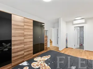 Pronájem rodinného domu, Praha - Jinonice, Nyklíčkova, 217 m2