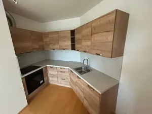 Pronájem bytu 2+kk, Praha - Hloubětín, Nademlejnská, 50 m2