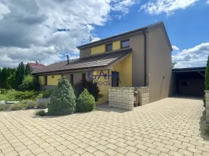 Pronájem rodinného domu, Vlkoš, 200 m2