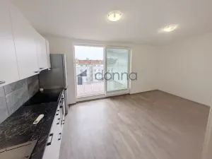 Pronájem bytu 1+kk, Praha, Hartigova, 25 m2