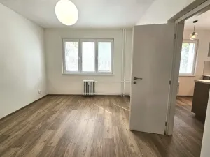 Pronájem bytu 2+1, Praha, Šantrochova, 59 m2