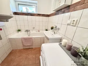 Prodej bytu 2+1, Sklené, 49 m2