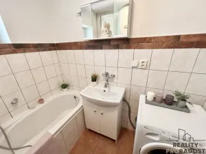 Prodej bytu 2+1, Sklené, 49 m2