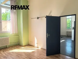 Pronájem kanceláře, Praha - Kobylisy, Horňátecká, 17 m2