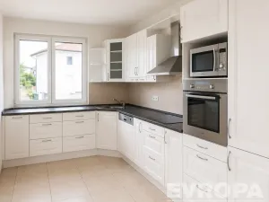 Pronájem rodinného domu, Průhonice, Pod Valem II., 334 m2