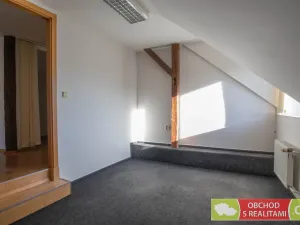Prodej kanceláře, Chrudim - Chrudim IV, Lupáčova, 612 m2