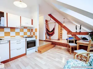 Pronájem bytu 2+kk, Hradec Králové, Zelená, 39 m2