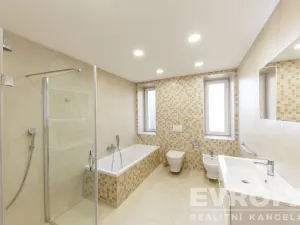 Pronájem vily, Průhonice, Sadová, 350 m2