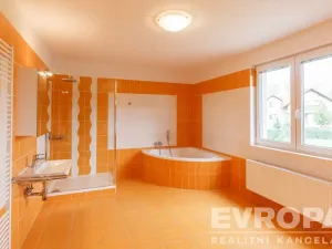 Pronájem vily, Průhonice, Pod Valem II., 350 m2