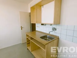 Pronájem bytu 3+1, Praha - Strašnice, Křenická, 65 m2