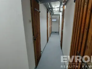 Pronájem bytu 3+1, Praha - Strašnice, Křenická, 65 m2