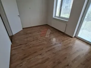 Pronájem bytu 2+kk, Velký Osek, U hřiště, 66 m2