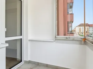 Pronájem bytu 3+kk, Praha - Vysočany, Novovysočanská, 73 m2